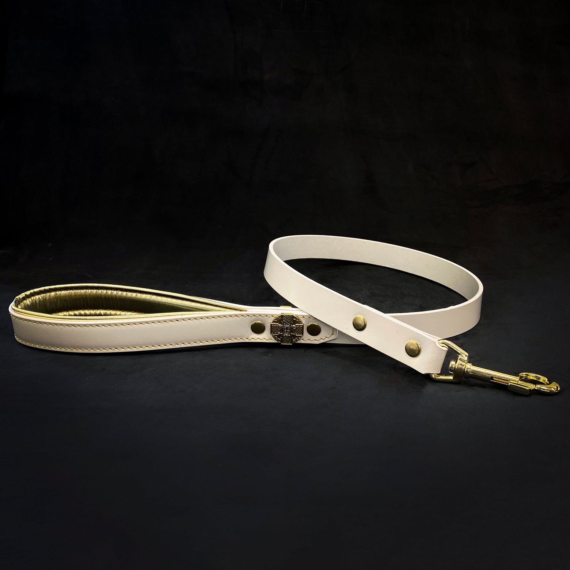 Maximus Gold Leash 1 inch wide White