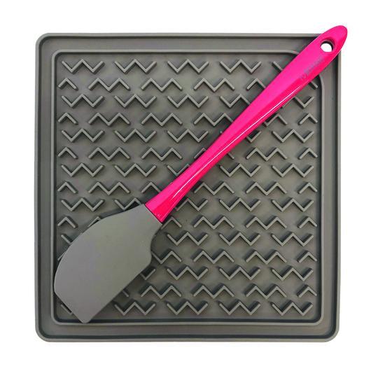 Silicone Therapeutic Licking Mat with Silicone Spatula - Rocky & Maggie's Pet Boutique and Salon